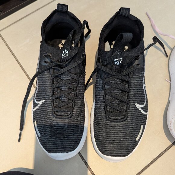 Women's Free RN Training Sneaker, Black - Picture 2 of 2